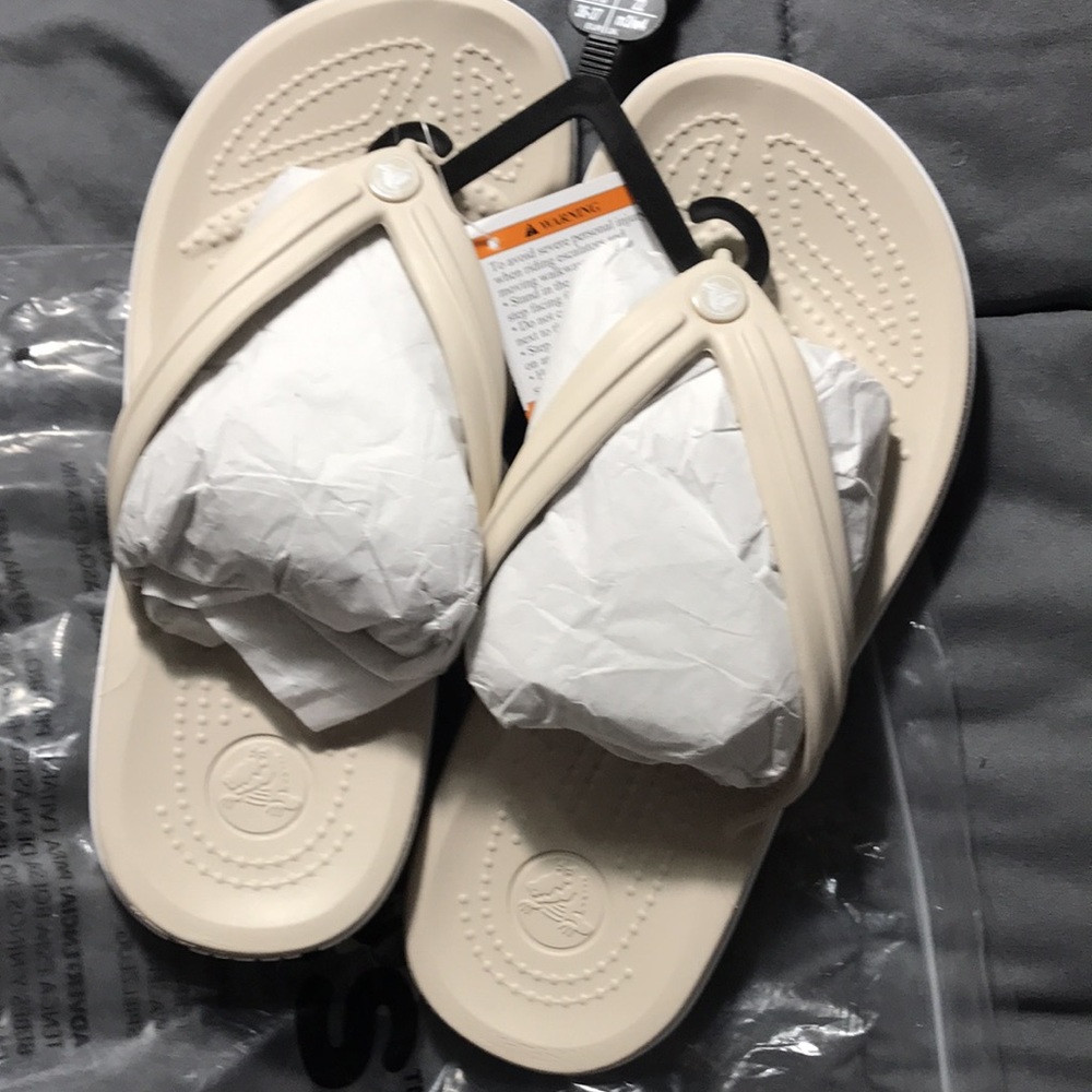 Crocks flip flop unisex NWT